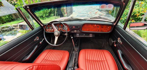 Chiêm ngưỡng xế cổ Fiat 850 Spider từ những năm 70
