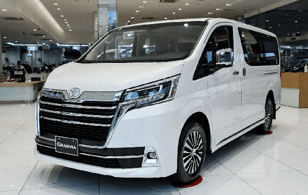 Toyota Granvia ngừng phân phối tại Việt Nam sau 2 năm "ế" hàng ?