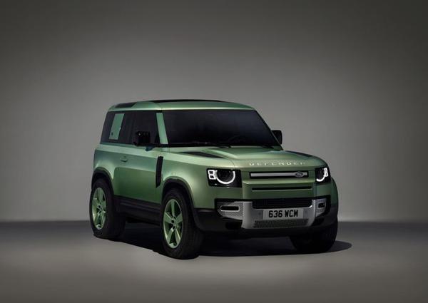 Land Rover Defender phiên bản kỷ niệm 75 năm với màu sơn độc quyền