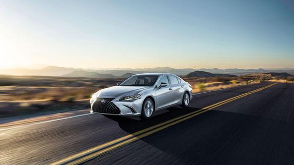 Lexus công bố giá bán chính thức cho mẫu sedan hạng sang ES 2022