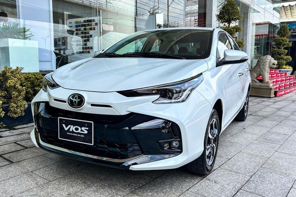 Sedan quốc dân Toyota Vios bất ngờ quay lại ngôi đầu phân khúc