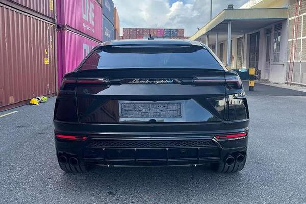 Chi tiết Lamborghini Urus nhập tư về nước giá hơn 20 tỷ đồng