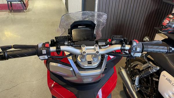 Bristol ADX 160 - Scooter nhái y hệt Honda ADV160