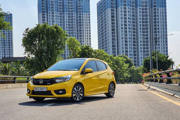 Honda Việt Nam tung ưu đãi hỗ trợ 100% lệ phí trước bạ cho các mẫu xe Civic, HR-V, Brio