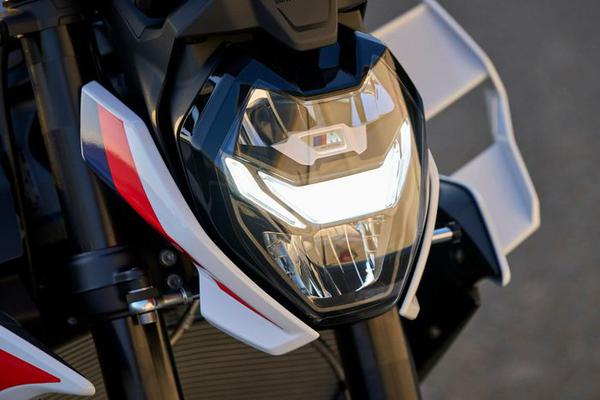 BMW M 1000 R chính thức lộ diện, mạnh hơn 200 mã lực