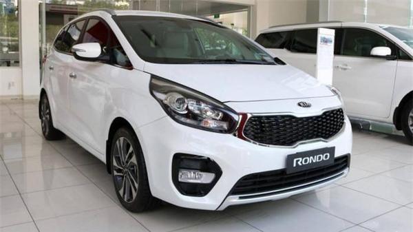 Kia Rondo giảm giá mạnh tại đại lý, giá hấp dẫn chỉ từ 520 triệu đồng