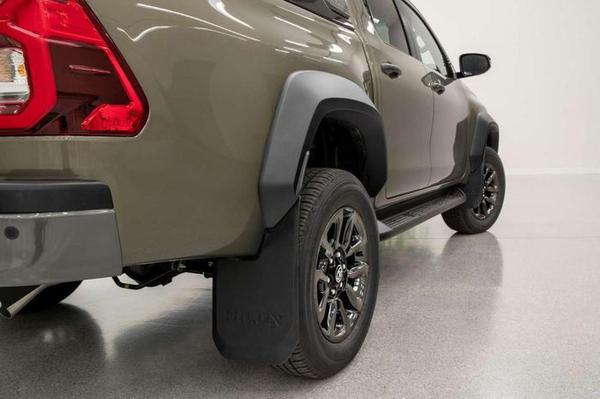 Khám phá Toyota Hilux 2023 vừa ra mắt tại Australia