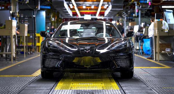 Mẫu xe thể thao Chevrolet Corvette 2022 được trang bị vô-lăng bên phải sắp ra mắt tại Úc với giá từ 2,5 tỷ đồng
