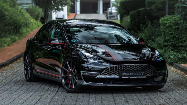 Tesla Model 3 hầm hố nhờ gói độ từ Manhart