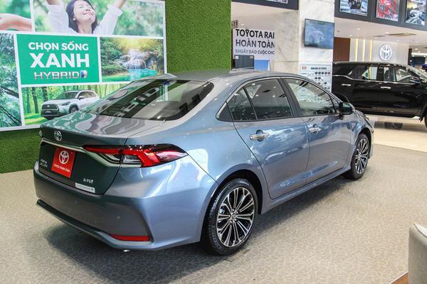 Chi tiết Toyota Corolla Altis 2022 phiên bản 1.8V giá 765 triệu đồng vừa ra mắt