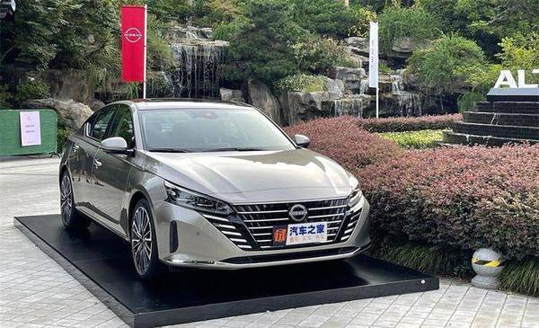 Nissan Teana 2023 ra mắt, tiếp tục cạnh tranh với Toyota Camry