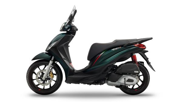 Piaggio Medley S 150 bản đặc biệt màu xanh Bosco, bổ sung kính chắn gió