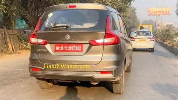 Suzuki Ertiga 2022 chạy thử nghiệm trên phố trước thềm ra mắt