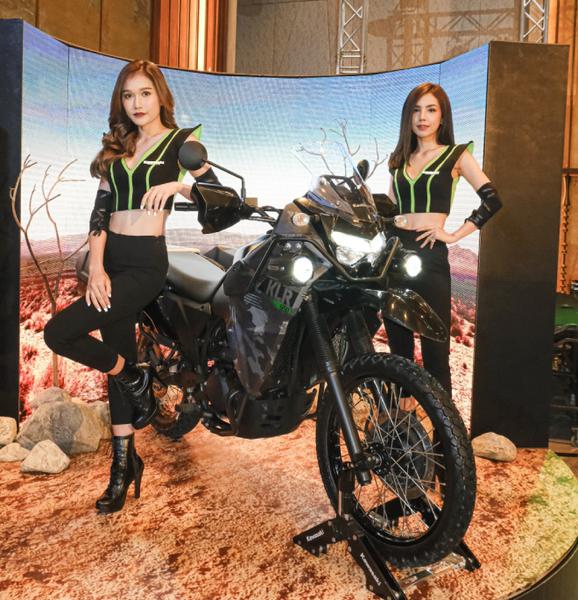 Chiến mã Kawasaki KLR 650 2021 sở hữu diện mạo khá hầm hố và mạnh mẽ