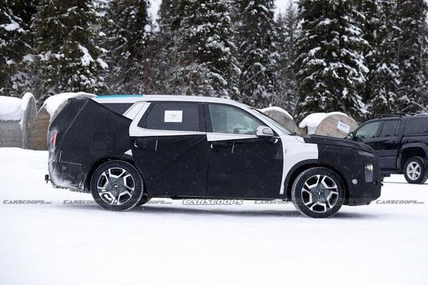 Phát hiện Hyundai Palisade 2023 với lưới tản nhiệt mới