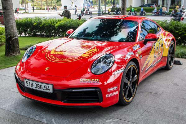 Porsche 911 Carrera cực ấn tượng với ngoại hình phong cách nhân vật Lightning McQueen