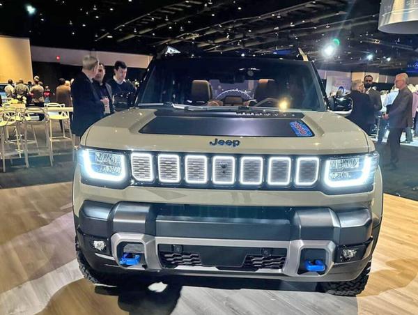 Lộ diện Jeep Wagoneer và Jeep Recon điện off-road 2024.