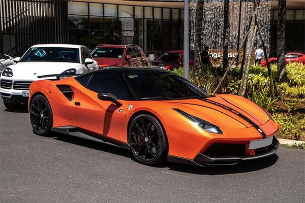 Ảnh thực tế Ferrari 488 GTB độ Novitec Rosso độc đáo tại Việt Nam