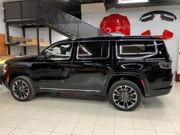 Chi tiết Jeep Grand Wagoneer 2022 đầu tiên cập bến Việt Nam