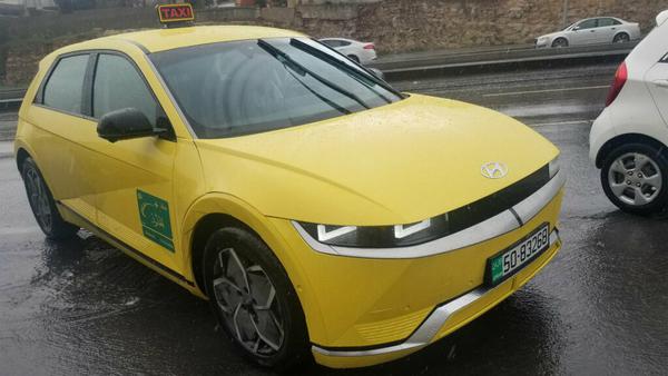 Bắt gặp Hyundai Ioniq 5 là xe taxi ở Jordan