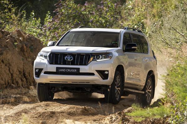 Toyota Land Cruiser Prado 2021 bật mí trang bị trước thềm ra mắt tại Việt Nam
