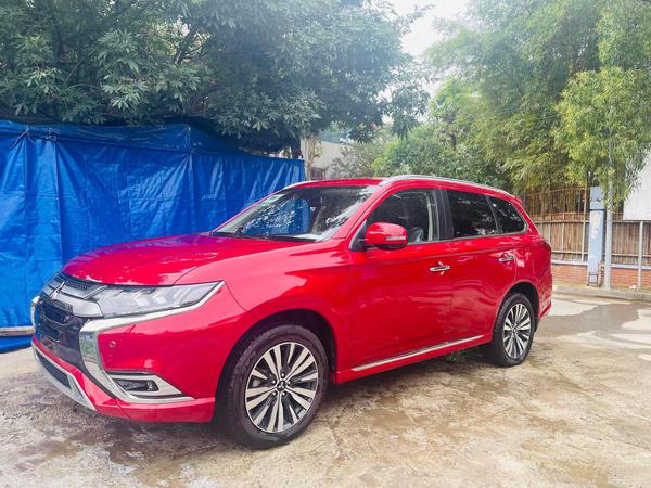 Rò rỉ hình ảnh về Mitsubishi Outlander đời mới bất ngờ xuất hiện tại Việt Nam