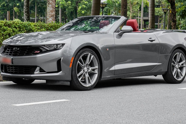 Chevrolet Camaro RS mui trần hàng hiếm chỉ 2,55 tỷ tại Việt Nam