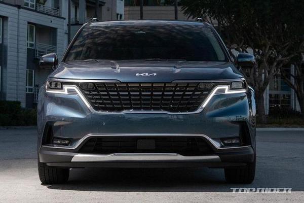 Kia Sedona 2022 ra mắt, sử dụng logo mới, được bổ sung thêm trang bị