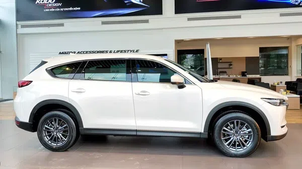 Mazda CX-8 Deluxe đang được áp dụng ưu đãi lên đến 160 triệu đồng