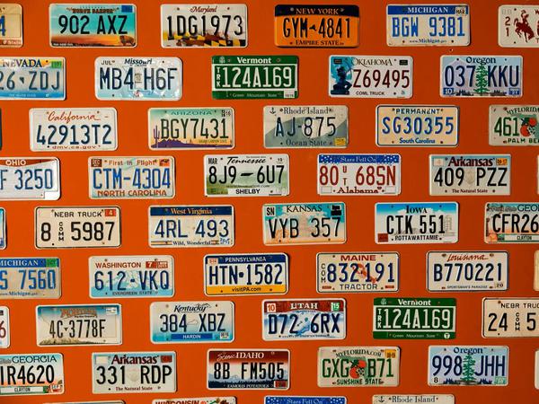 Kỷ lục biển số xe đắt nhất thế giới chỉ một chữ cái giá 74 tỷ đồng