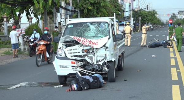 Nghi vấn hai thanh niên trộm chó tông trúng xe tải chở rau tại Đồng Tháp