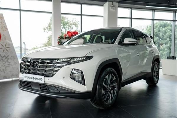 Cận cảnh Hyundai Tucson 2022 bản Xăng Cao cấp giá 925 triệu đồng