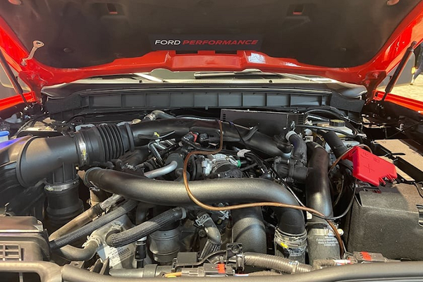 Ảnh thực tế Ford Bronco Raptor 2022, ngoại hình hầm hố và mạnh mẽ