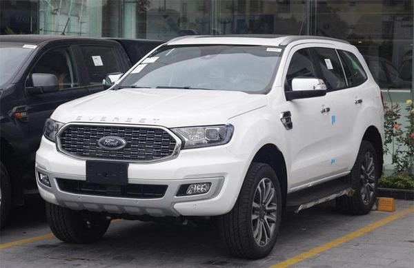 Ford Everest đang nhận ưu đãi giảm đến hàng chục triệu đồng tại đại lý