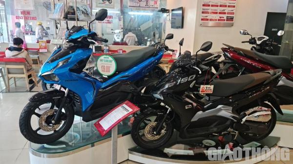 Đầu tháng 8 giá bán của Honda Air Blade giảm đến 5 triệu đồng so với giá bán đã được niêm yết