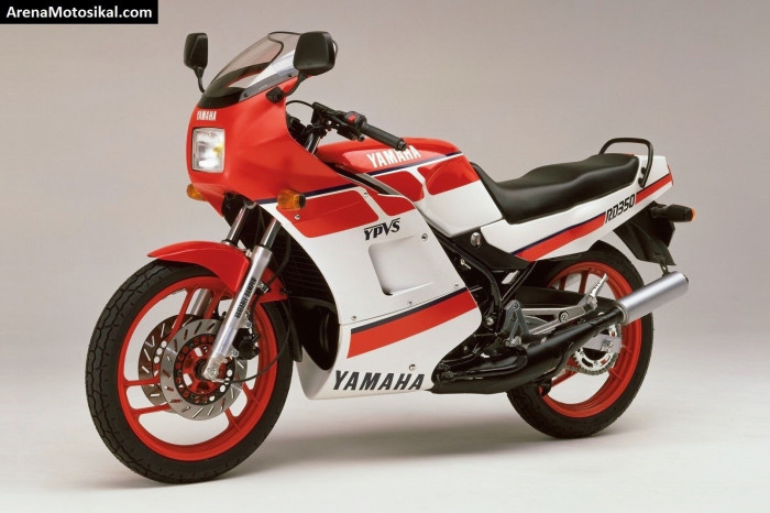 Ngắm mô tô "huyền thoại" Yamaha RD350F 1986 được trang bị động cơ 347cc