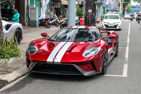 Ngắm Ford GT với ngoại thất rực rỡ của "vua cà phê" Đặng Lê Nguyên Vũ
