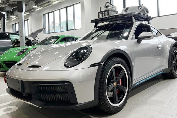 Ngắm Porsche 911 Dakar giá 15 tỷ của đại gia Sài Gòn