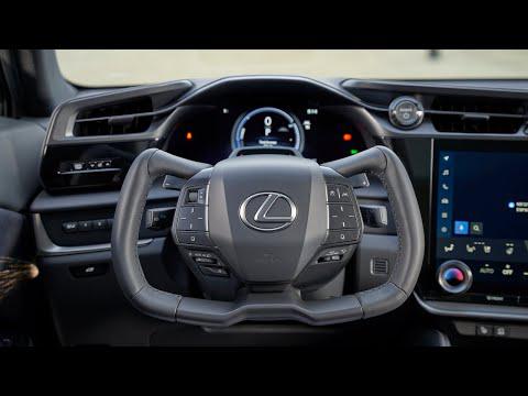 Vô lăng kiểu xe đua trên Lexus RZ sẽ có cảm giác lái tốt hơn trên Tesla Yoke