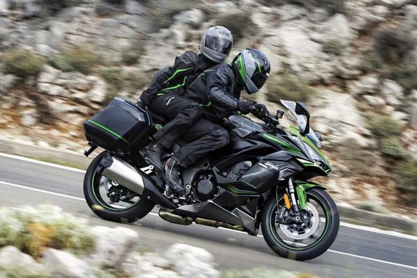 Kawasaki Ninja 1000SX 2022 ra mắt, mang đến trải nghiệm lái "đã" hơn