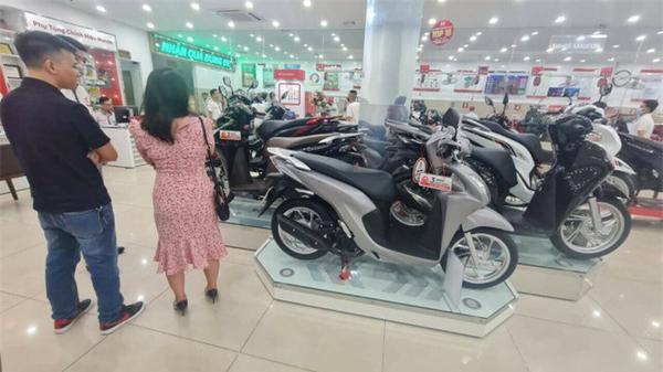 Honda Vision giữ chắc ngôi vương xe ga bán chạy nhất