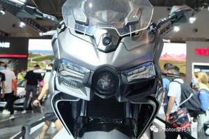 Mẫu xe thể thao Zongshen Cyclone RG3 trang bị camera trước cực xịn