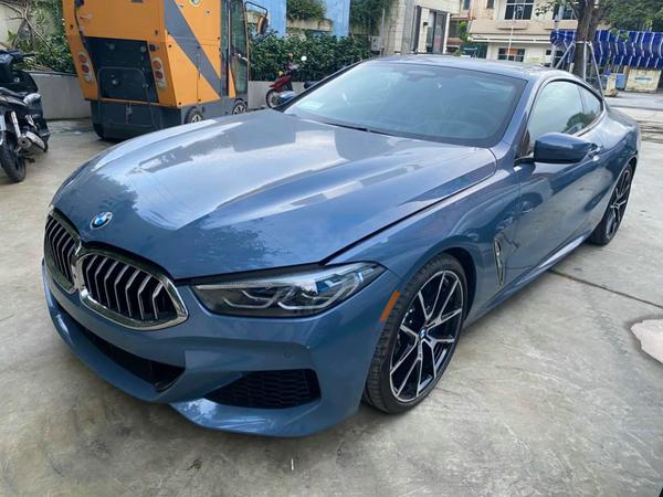 Soi chi tiết BMW 840i đầu tiên cập cảng Việt Nam