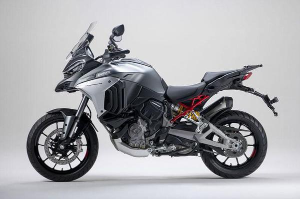 Top 10 mẫu mô tô Adventure cỡ trung tốt nhất năm 2021