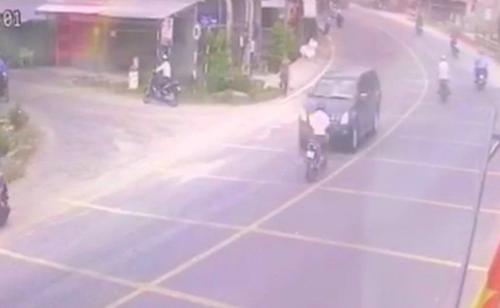 Người đàn ông tử vong sau cú va chạm với xe bán tải khi đang trên đường về nhà báo tin bố gặp tai nạn