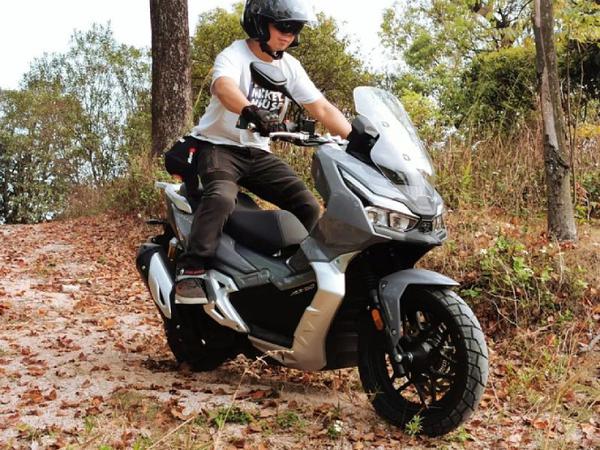 Dayang ADV 150/350 sở hữu thiết giống với mẫu xe Honda X-ADV