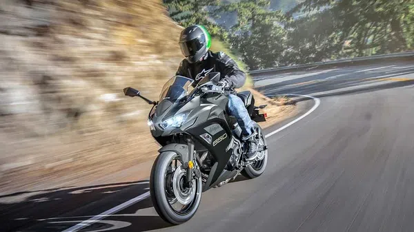 So sánh giữa Kawasaki Ninja 400 và 650 nên chọn mẫu nào?