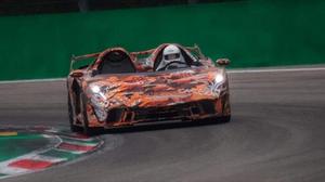 Phong cách thiết kế của Lamborghini tương tự như Aventador J