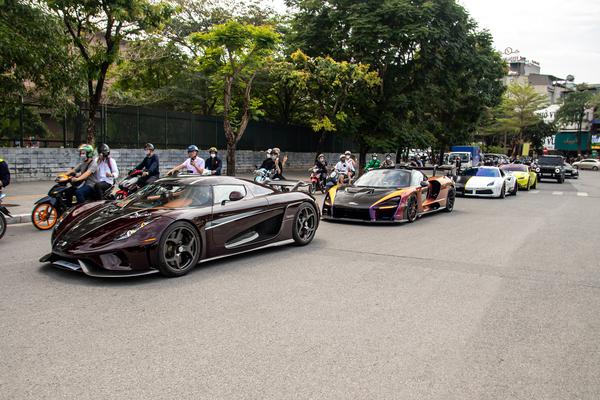 Siêu xe đắt đỏ nhất Việt Nam Koenigsegg Regera "dạo phố" Hà Nội