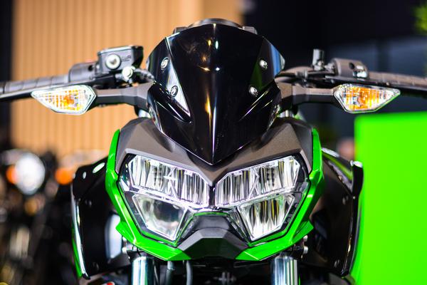 Cận cảnh Kawasaki Z400 đời 2021 giá 149 triệu đồng tại Việt Nam